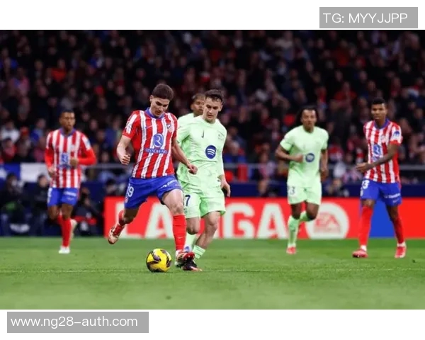 欧联杯焦点战巴萨凭乌龙球险胜本菲卡引发争议判罚讨论